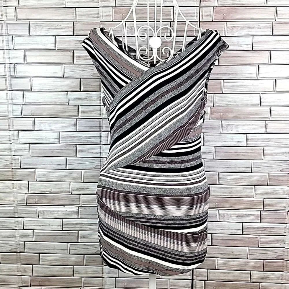 Motherhood Maternity sleeveless top Size S